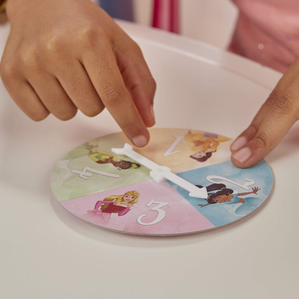 Hasbro Pretty Pretty Princess Disney Edition – Ready-to-Play Birthday Present for Disney Fans Ages 5 and Up