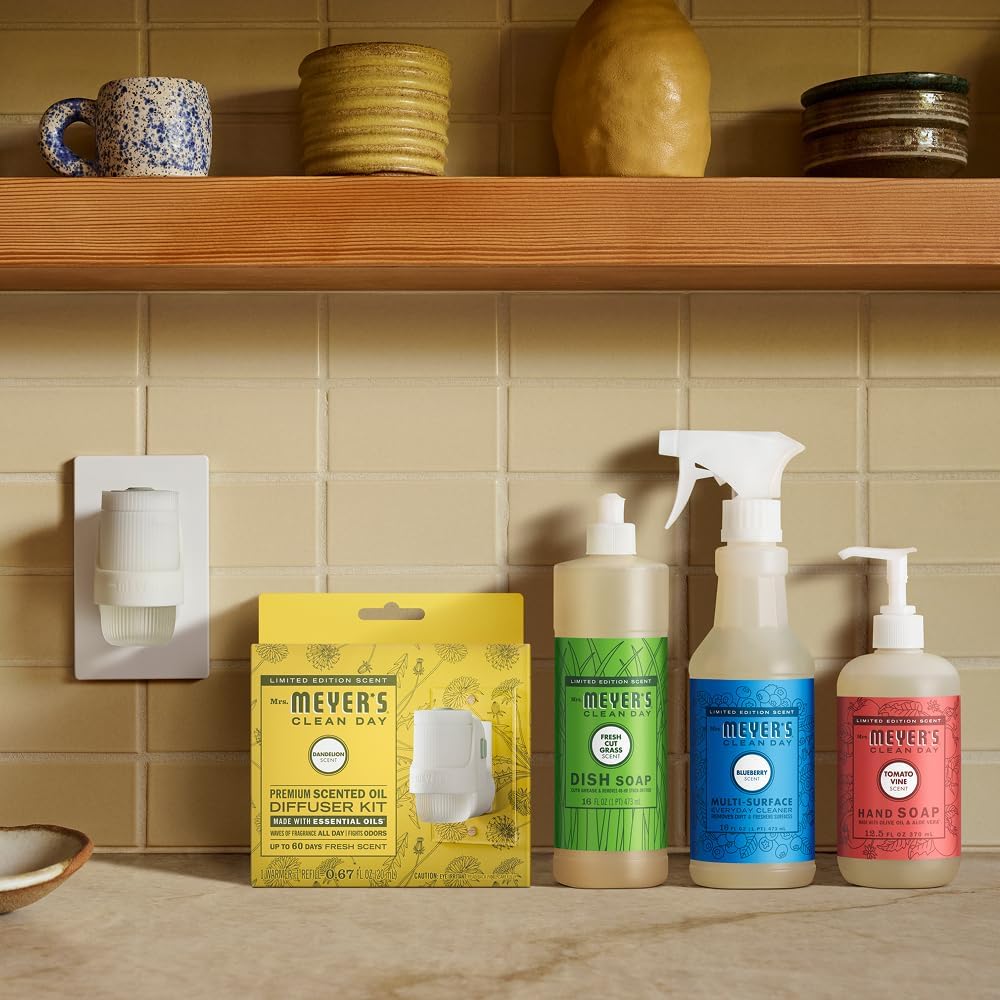 MRS. MEYER'S CLEAN DAY Blueberry Multi-Surface Cleaner – Family-Safe Plant-Based Spray for Kitchens and Kids' Playrooms