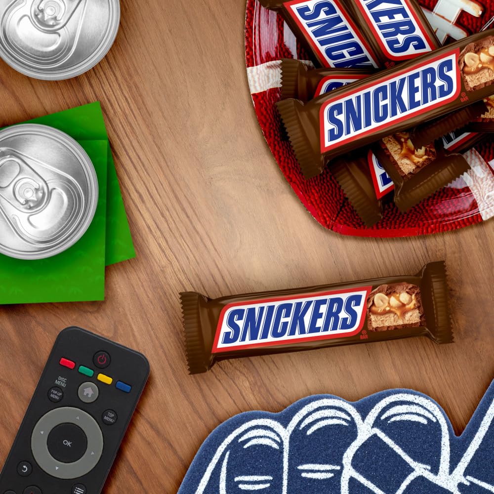 SNICKERS NFL Football Full Size Candy Bars – Pre-Portioned Family Snack for Kids' Game Day Tables and Birthday Parties