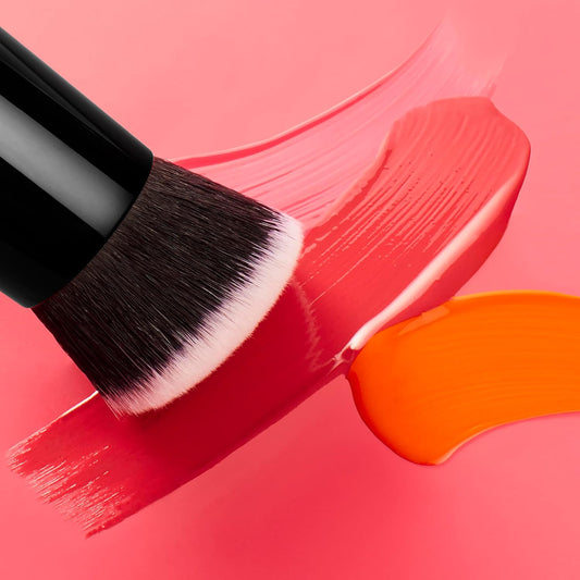 soft, dense cruelty-free nylon bristles for streak-free blending