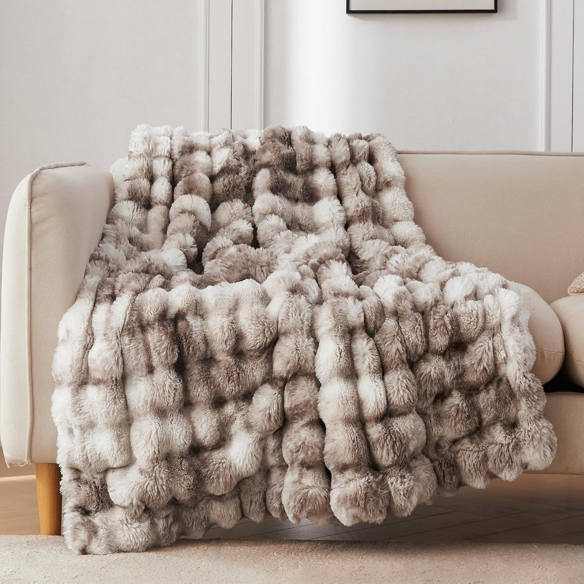 700gsm ultra-fine microfiber with reversible bubble faux fur / crystal short plush construction