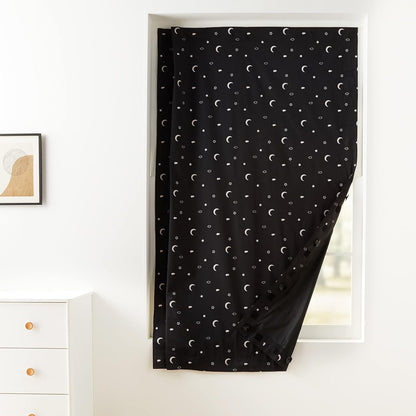 Amazon Basics Travel-Sized Blackout Curtain for Daytime Sleepers and Frequent Flyers, Washable Window Shade in Carry Pouch