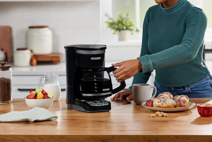 BLACK+DECKER 12-Cup Programmable Coffee Maker, Useful Gift for College Students and First-Time Apartment Renters