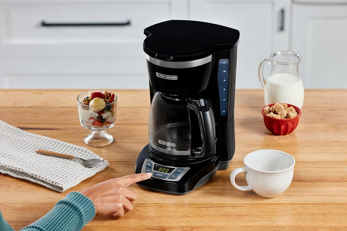 BLACK+DECKER 12-Cup Programmable Coffee Maker, Useful Gift for College Students and First-Time Apartment Renters