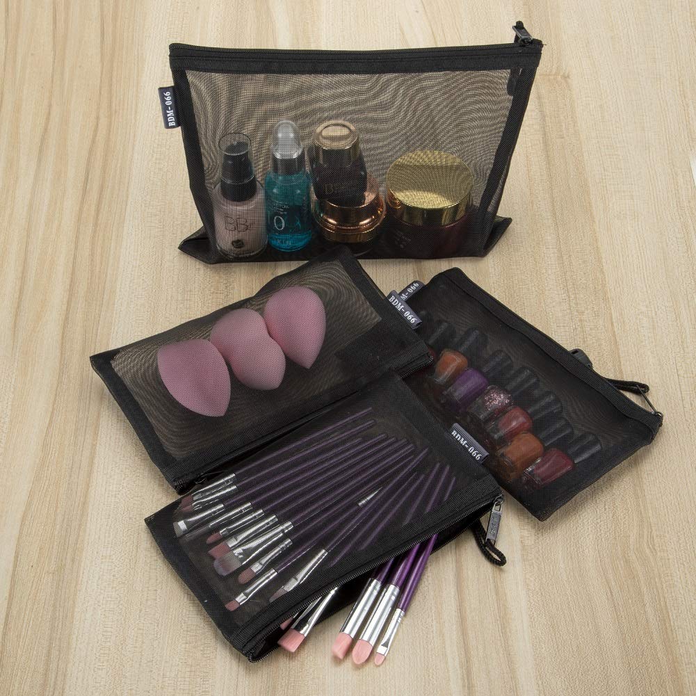 breathable weave that allows wet items to air-dry inside the bag