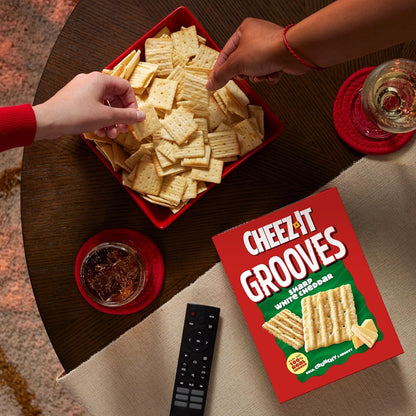 Cheez-It Grooves Sharp White Cheddar Crackers – Portable Crunchy Snack for Road Trips, Hiking Trails, and Camping Coolers, 3.25oz Multipack
