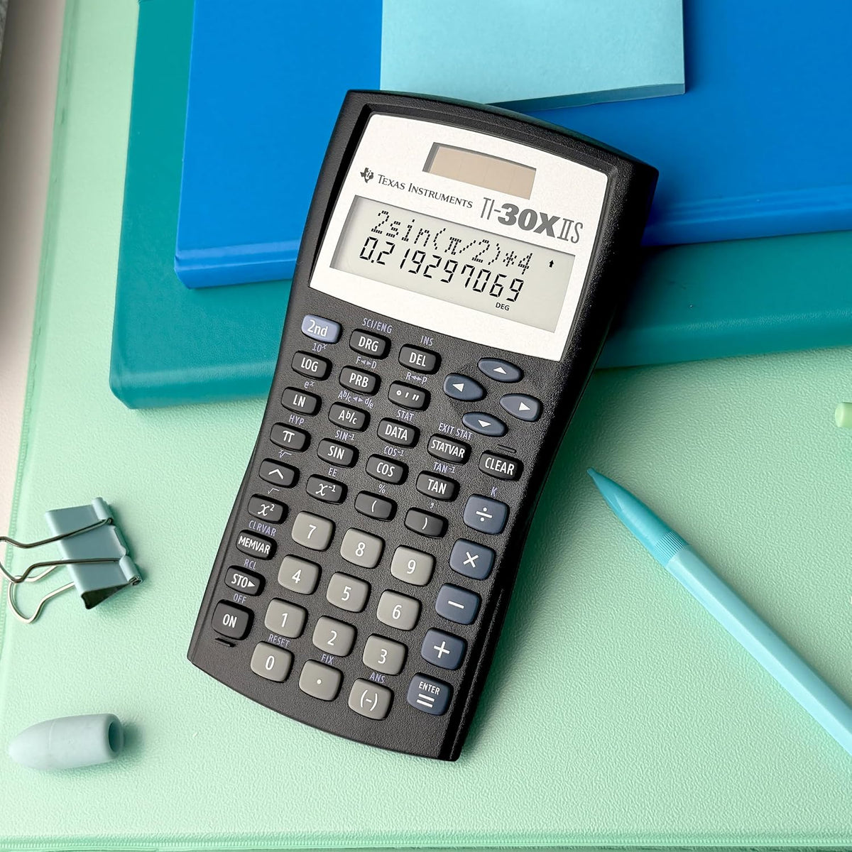 compact 6.12" x 3.23" form factor with metal and plastic construction
