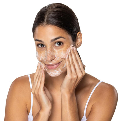 cream formula that lathers into a rich, non-drying foam