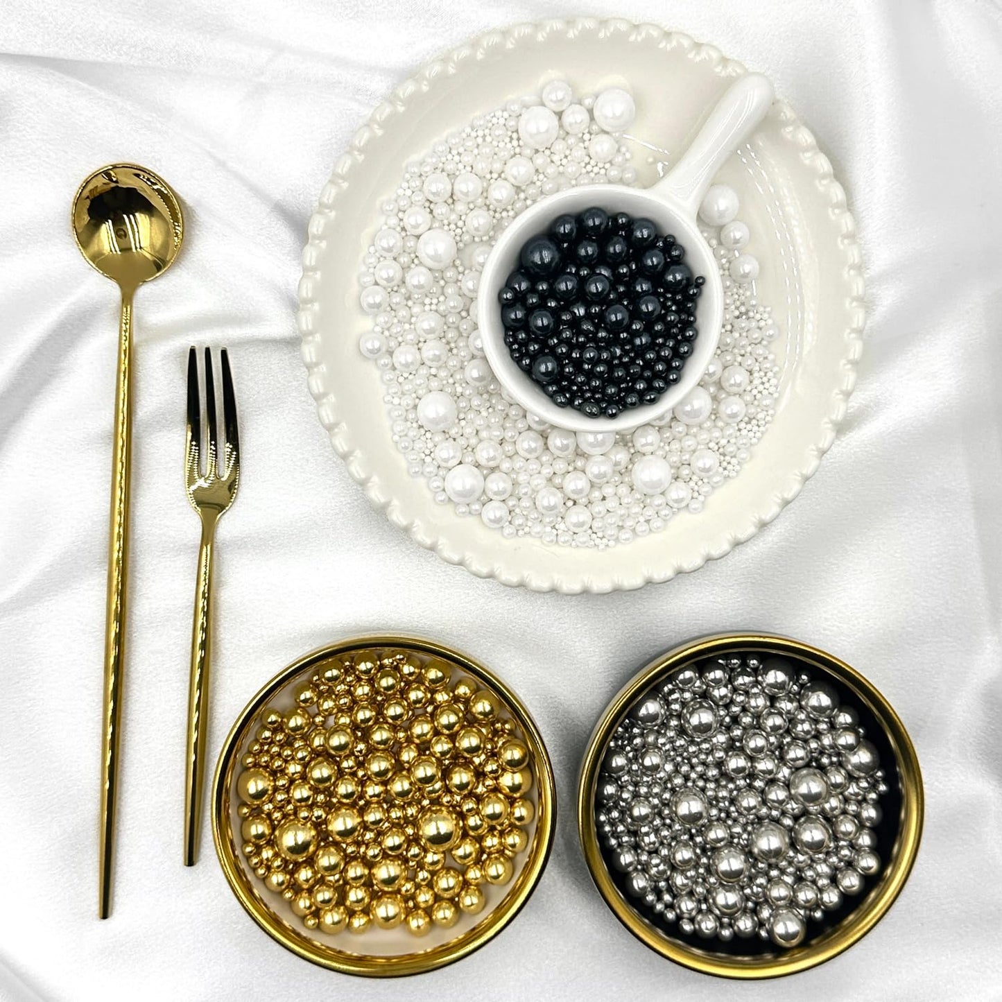 edible sugar-based sprinkles with a crispy coated texture