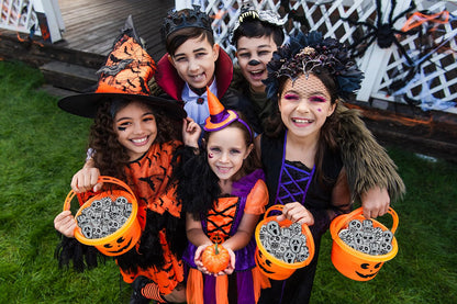 Fruidles Halloween Lollipops – Festive Seasonal Gift for Family and Friends, Skull and Ghost Designs