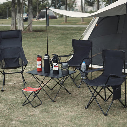 full-back oversized design with flared armrests and built-in cup holder