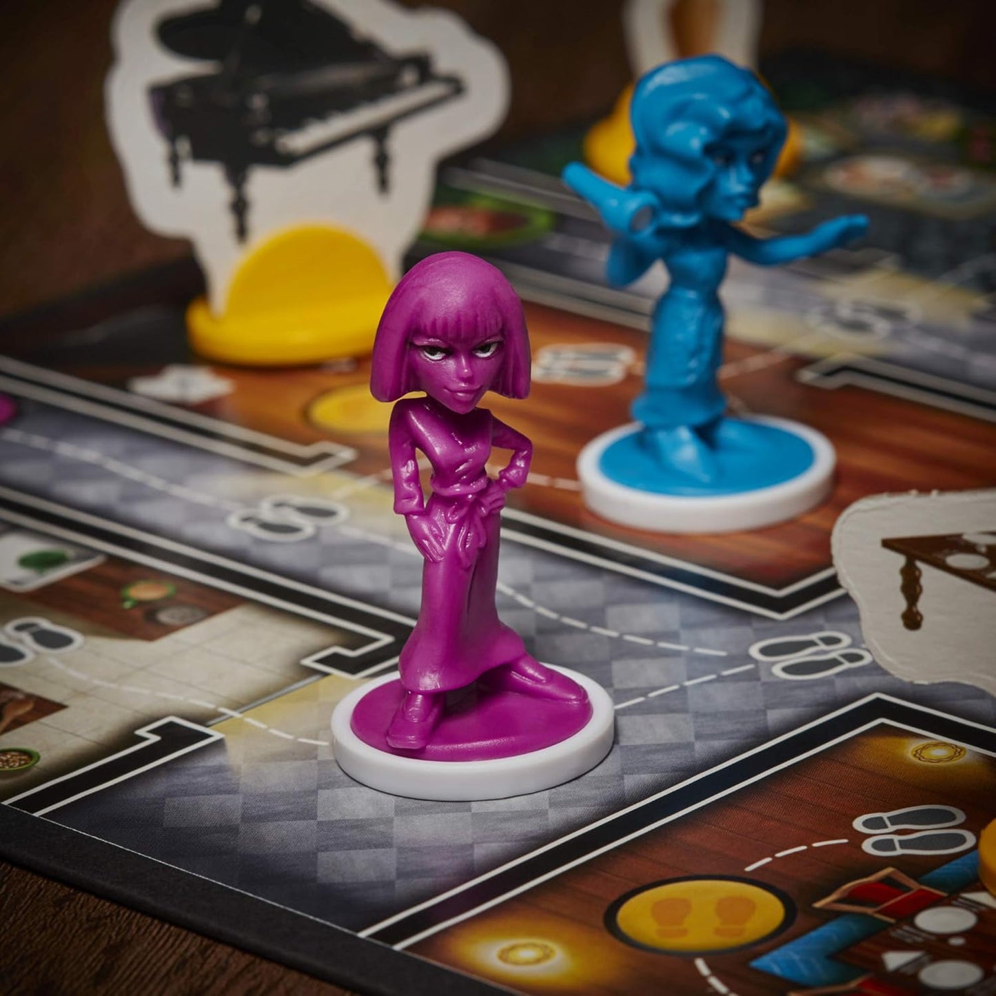 Hasbro Gaming Clue Junior Board Game – Birthday Gift for Kids Ages 5-8 Who Love Mystery Games, 2-6 Players
