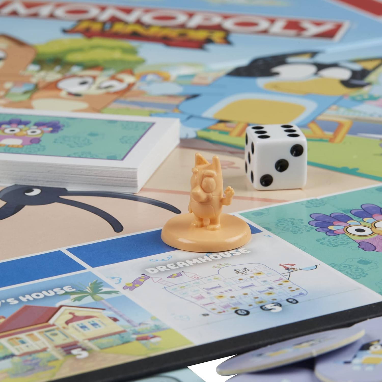 Hasbro Gaming Monopoly Junior Bluey Edition Board Game – Safe Playroom Activity for Kids Ages 5-8