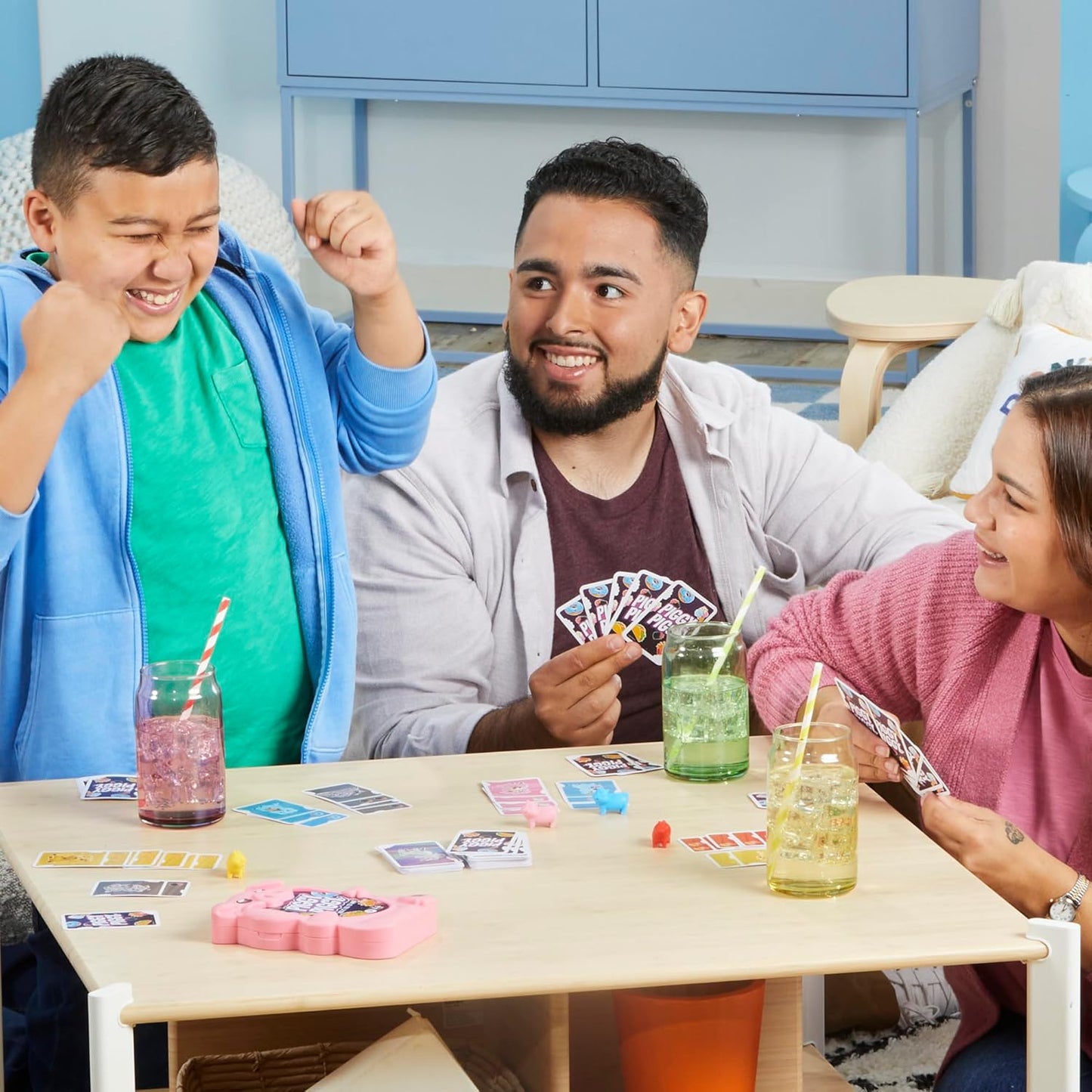 Hasbro Gaming Piggy Piggy Card Game – Family Card Game for Kids Ages 7+ Playroom and Family Game Night