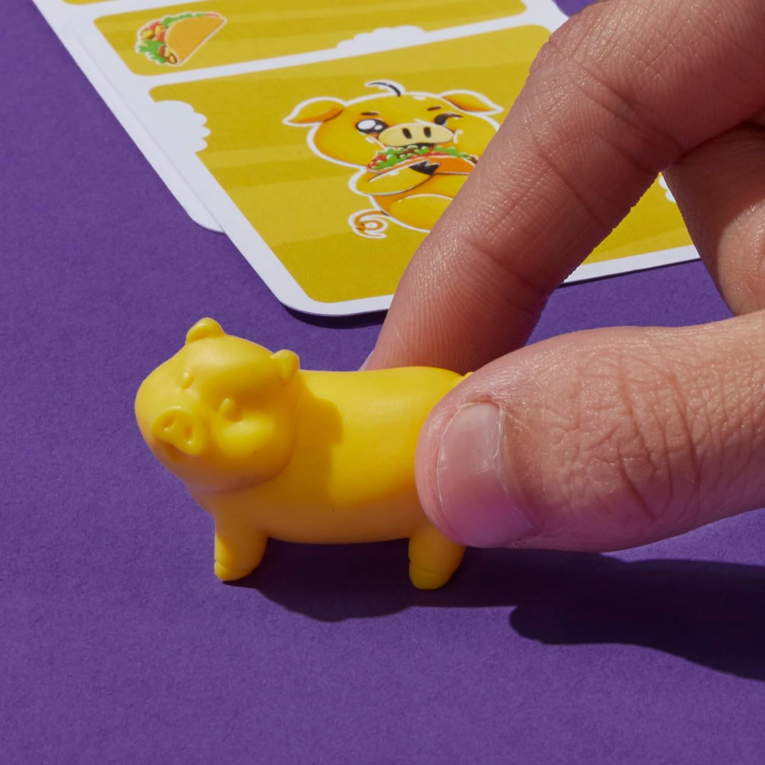 Hasbro Gaming Piggy Piggy Card Game – Family Card Game for Kids Ages 7+ Playroom and Family Game Night