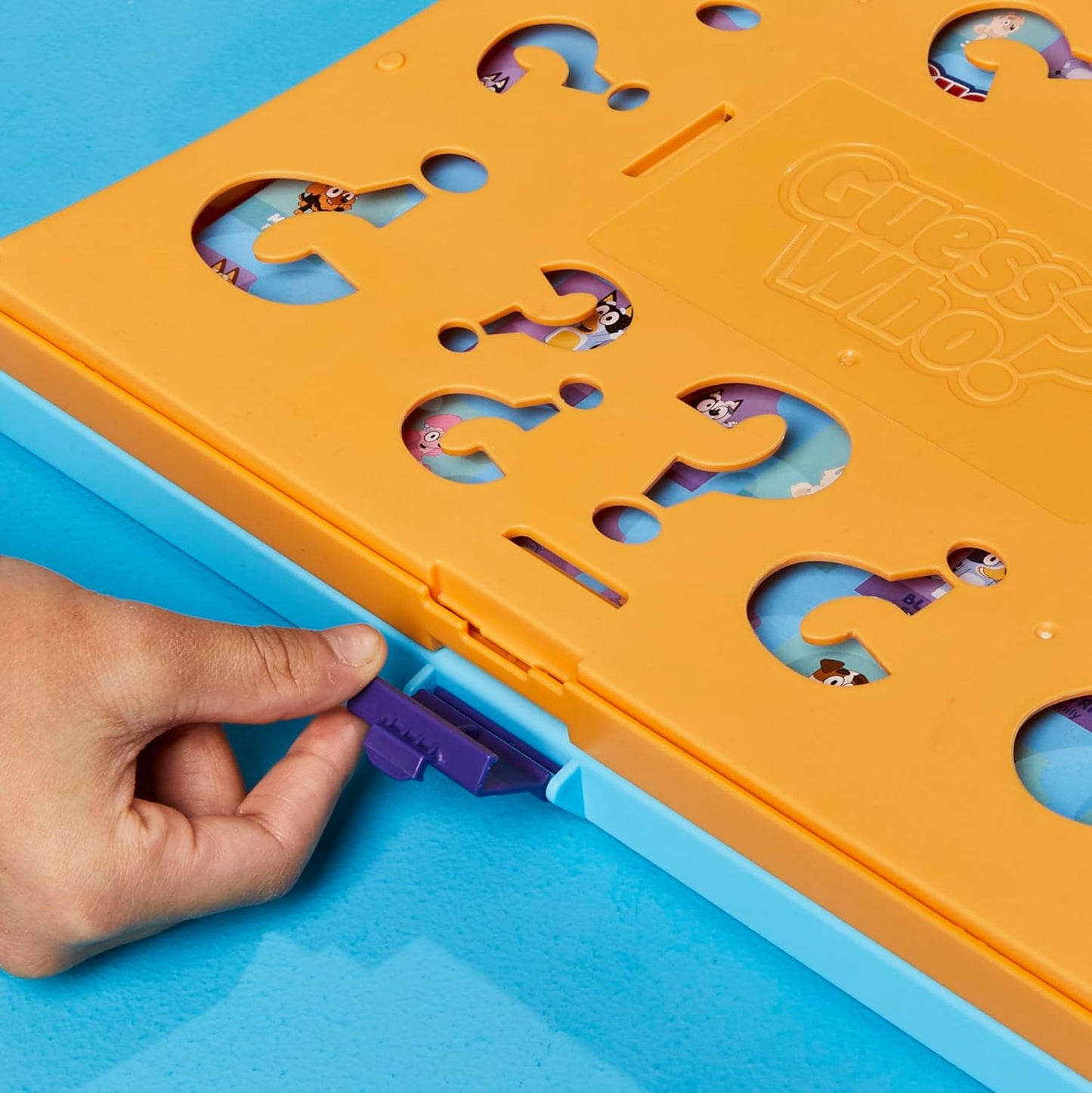 Hasbro Guess Who? Bluey Edition Family Game – Safe, Screen-Free Playdate Fun for the Living Room Floor