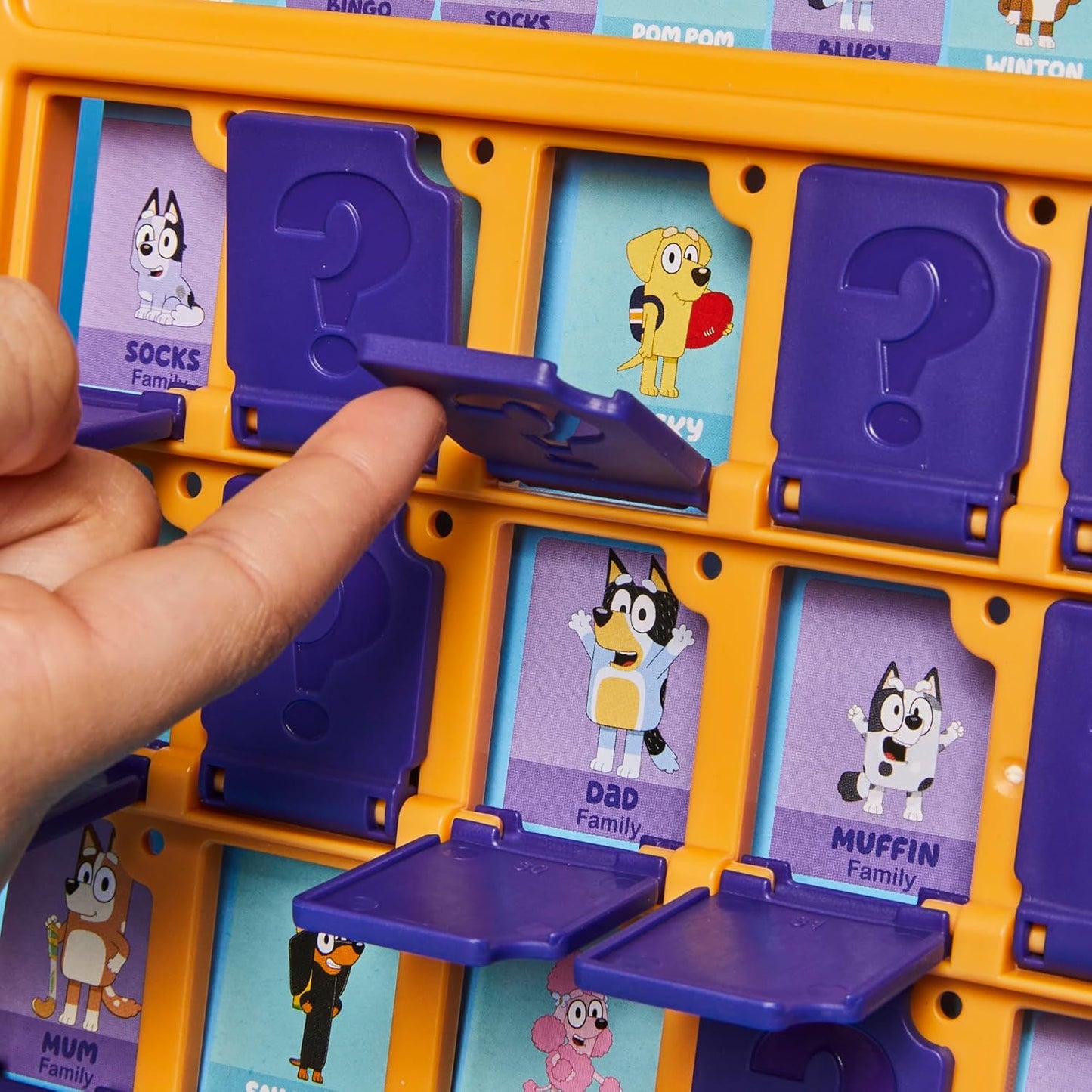 Hasbro Guess Who? Bluey Edition Family Game – Safe, Screen-Free Playdate Fun for the Living Room Floor