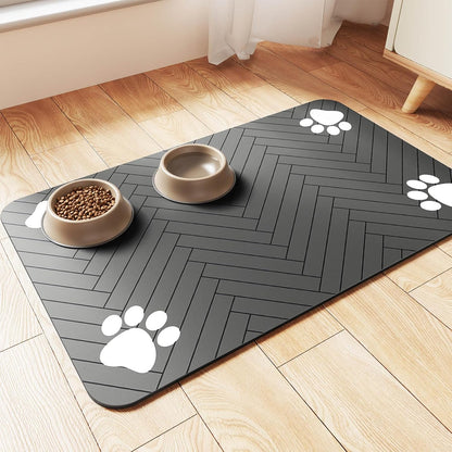 highly absorbent top surface that soaks up spilled water and milk without leaving traces