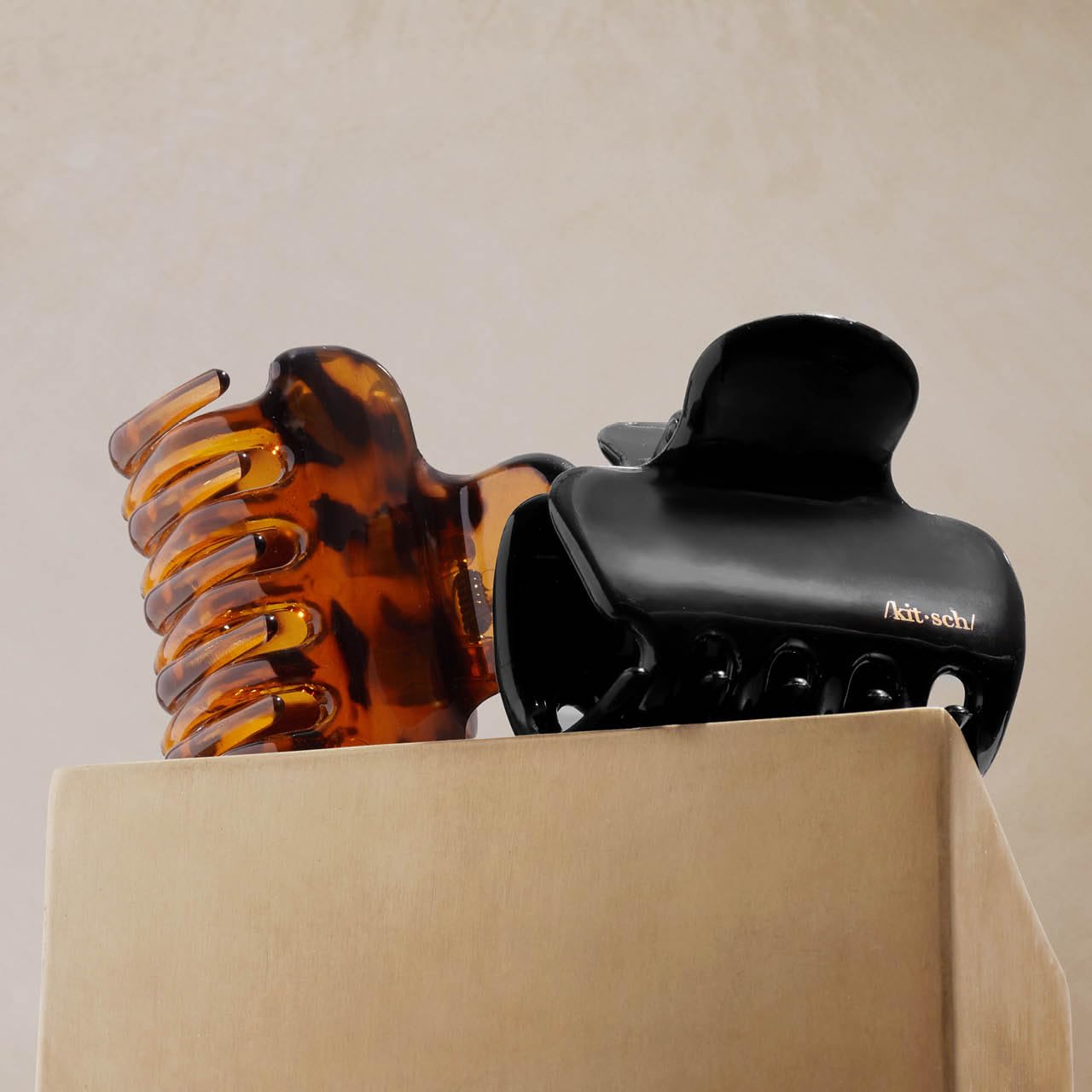 Kitsch Cloud Claw Clip – Mindful Styling Companion for Evening Self-Care Routines