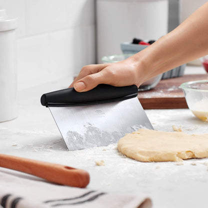 large ergonomic soft non-slip handle for secure grip and control