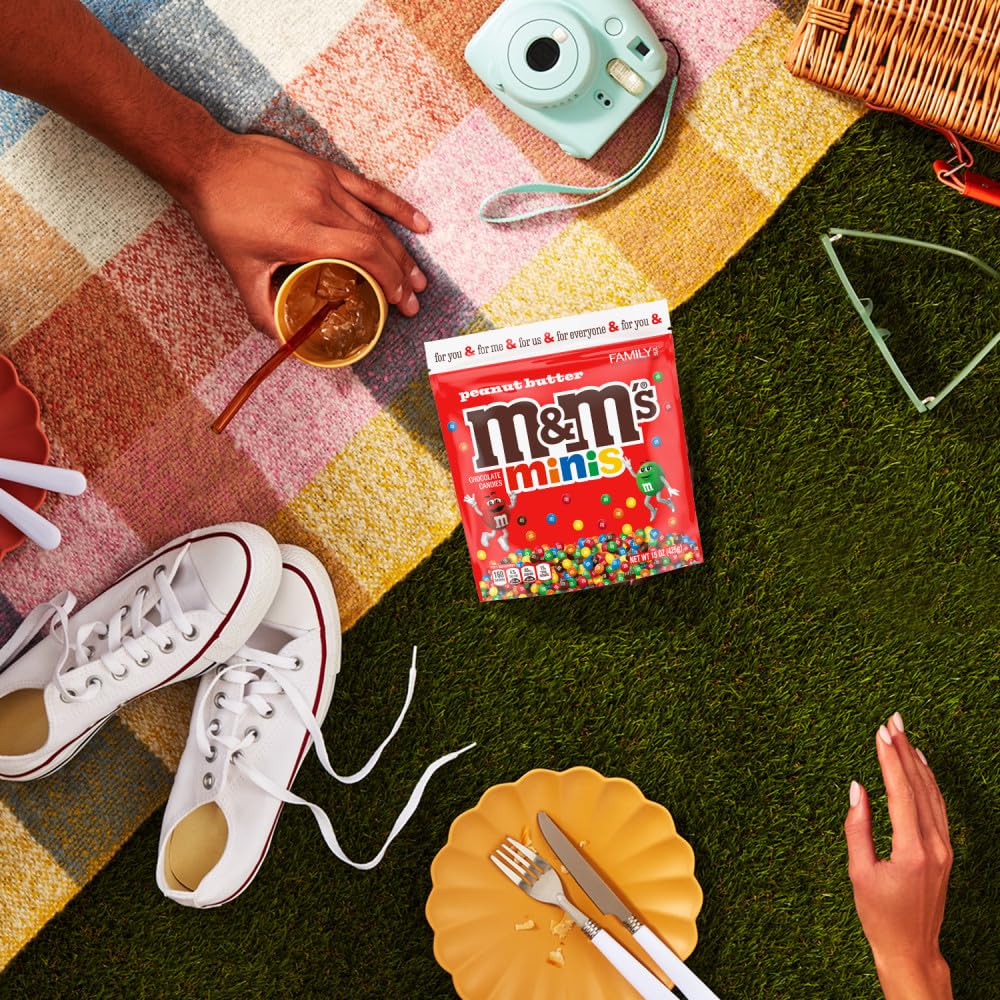 M&M'S Minis Peanut Butter Candy 15 oz Family Size Resealable Bag for Study Sessions, Late Night Homework Fuel and Desk Drawer Snacking