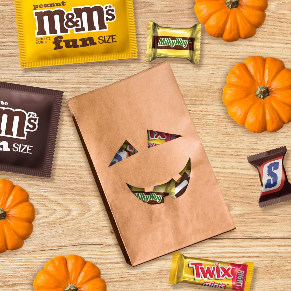 M&M'S, SNICKERS, TWIX & MILKY WAY Halloween Candy Variety Pack for Kids' Trick-or-Treat Bags