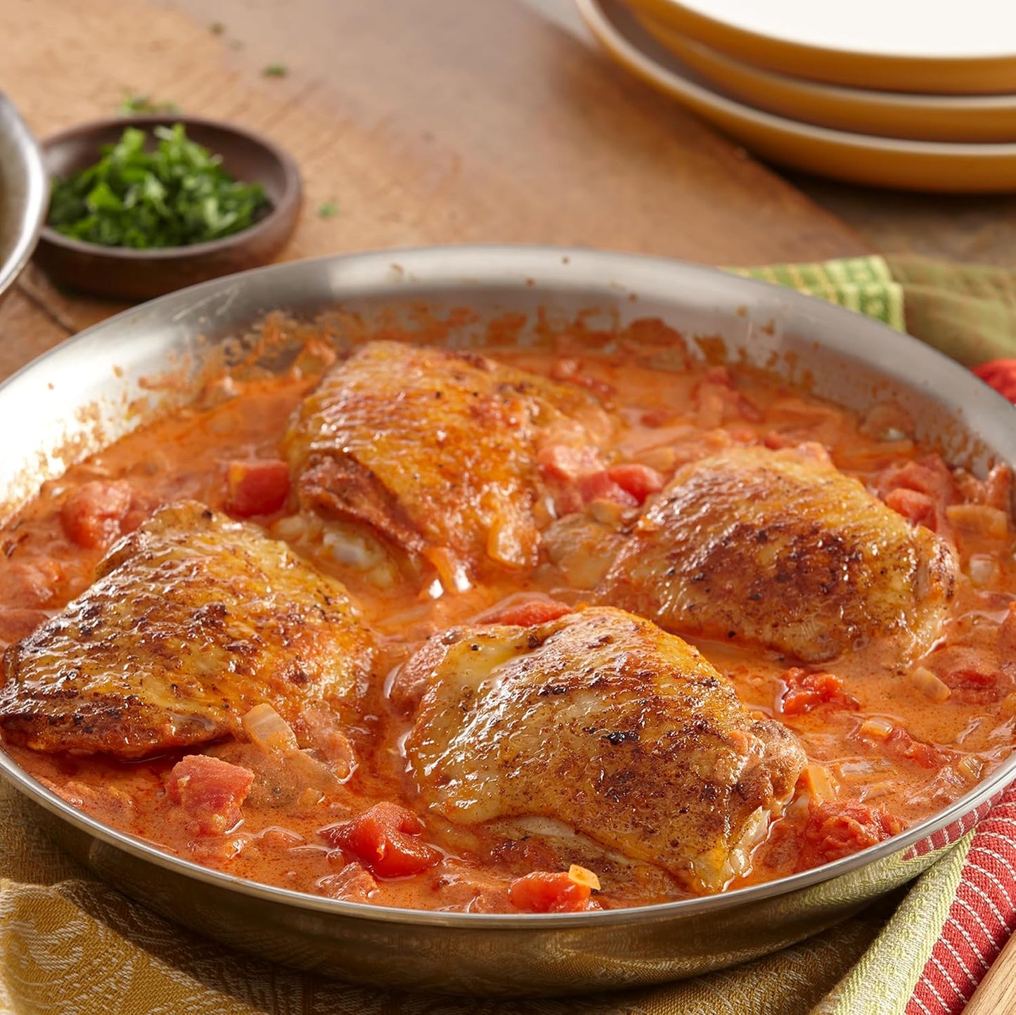 McCormick Paprika Seasoning – Cozy Holiday Gift for Foodie Friends, Sweet Pepper Blend for Stews and Rubs