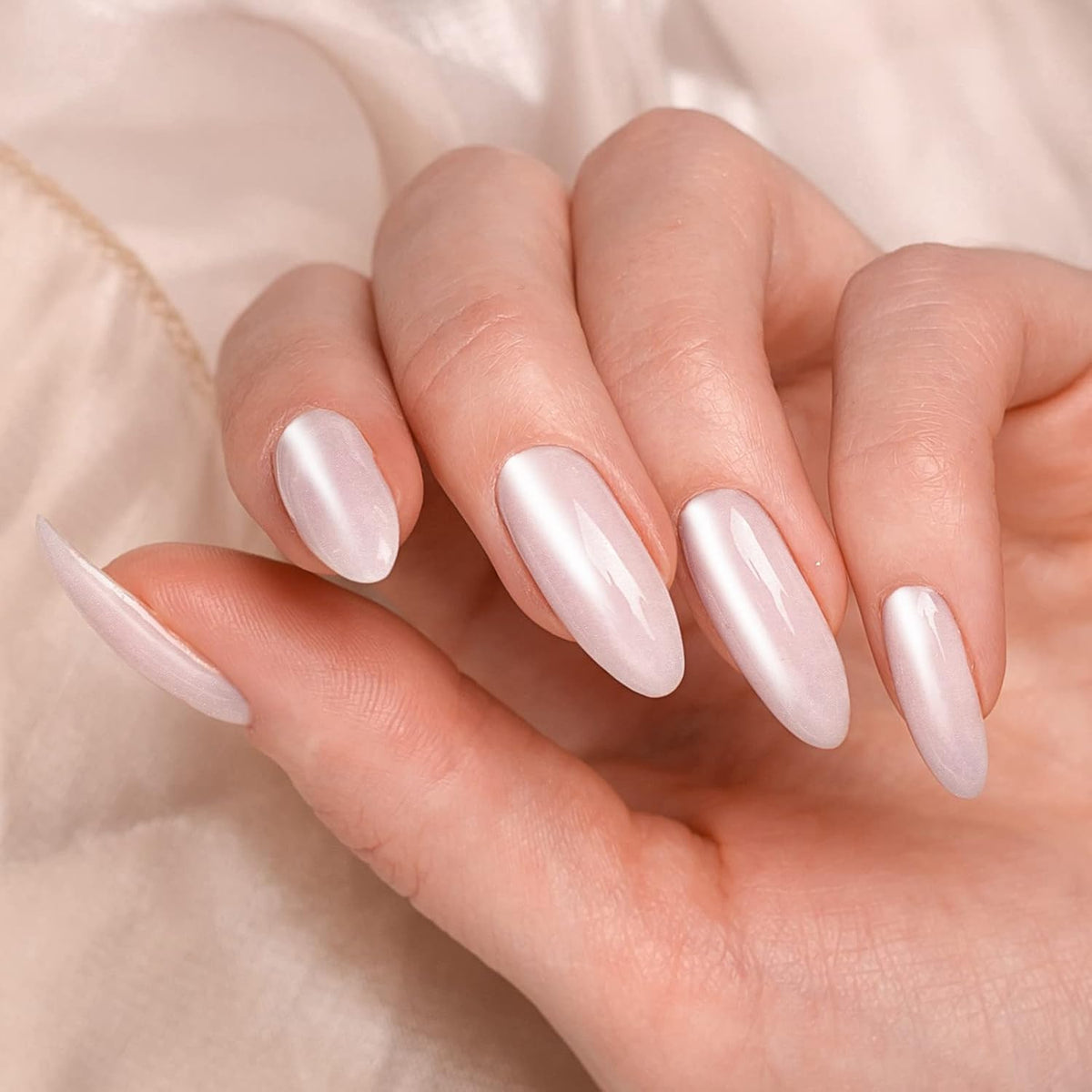 mermaid-style white pearl glitter dust