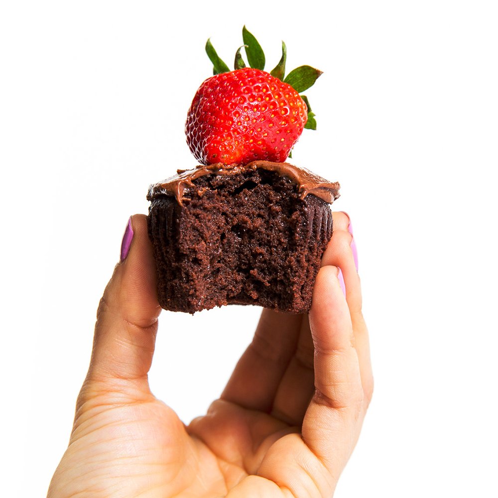Miss Jones Baking Organic Chocolate Cake Mix – Nut-Free School Birthday Cake for Kids, Vegan-Friendly and Allergy-Safe