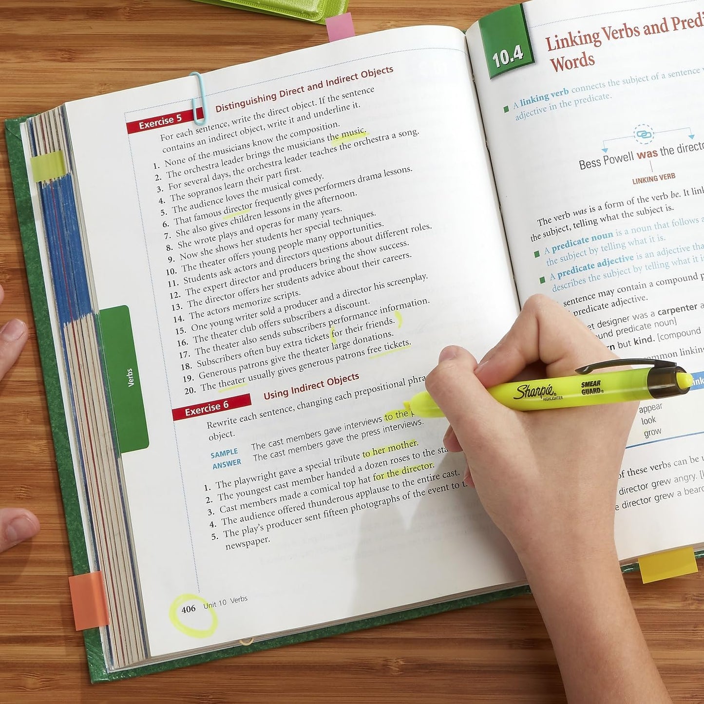 narrow chisel felt tip that glides smoothly for highlighting, underlining, or writing