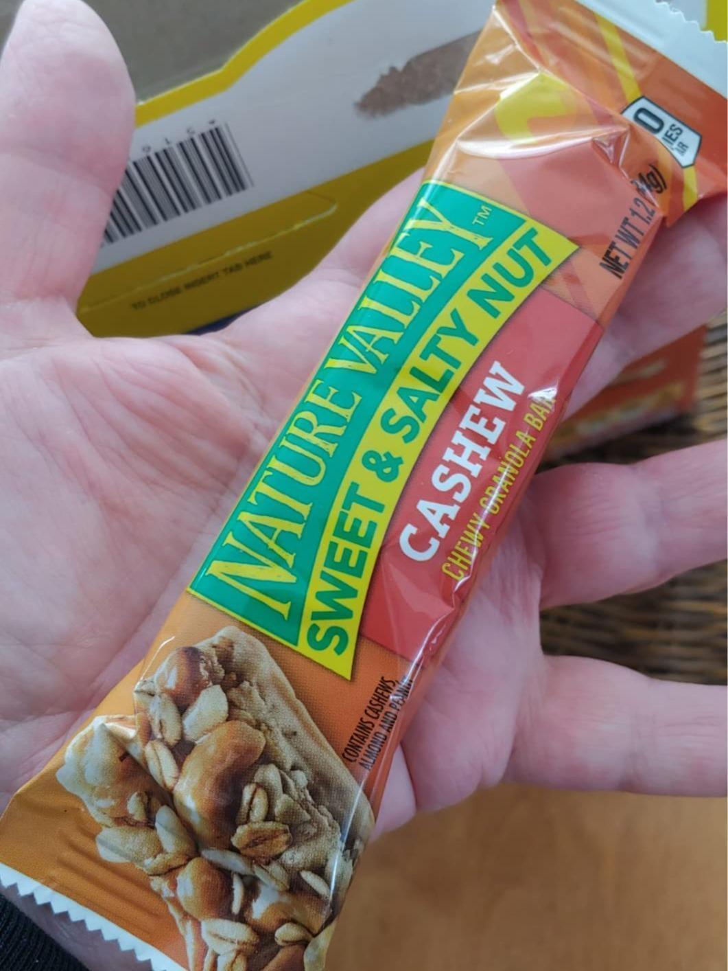 Nature Valley Sweet and Salty Nut Cashew Granola Bars – Office Desk Snack for Afternoon Energy and Focus
