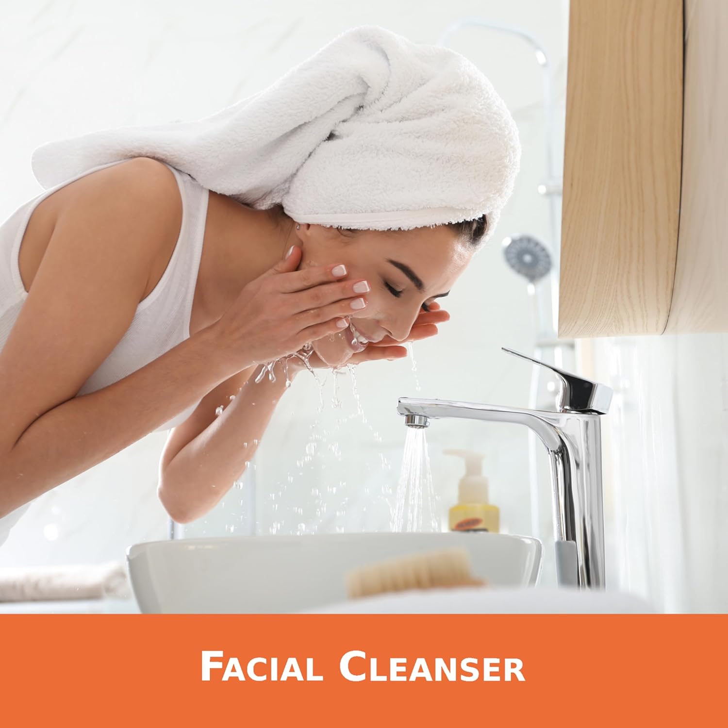 non-comedogenic, non-stripping oil formula that rinses clean