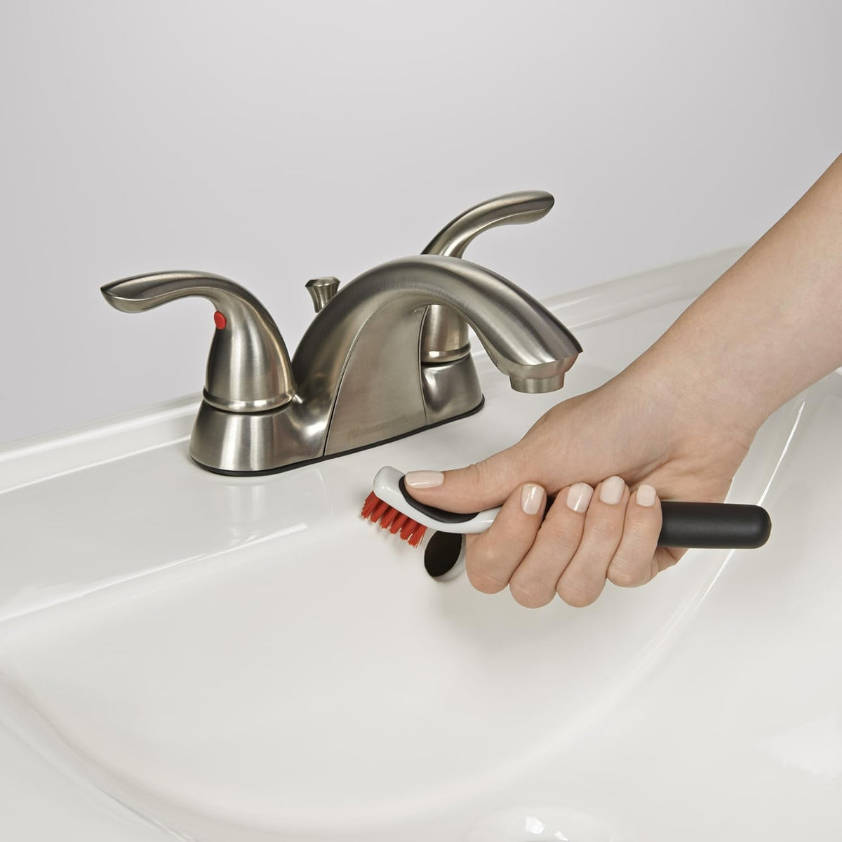 OXO Good Grips Deep Clean Brush Set – Comfortable Grip Brush for Stress-Free Weekend Deep Cleans