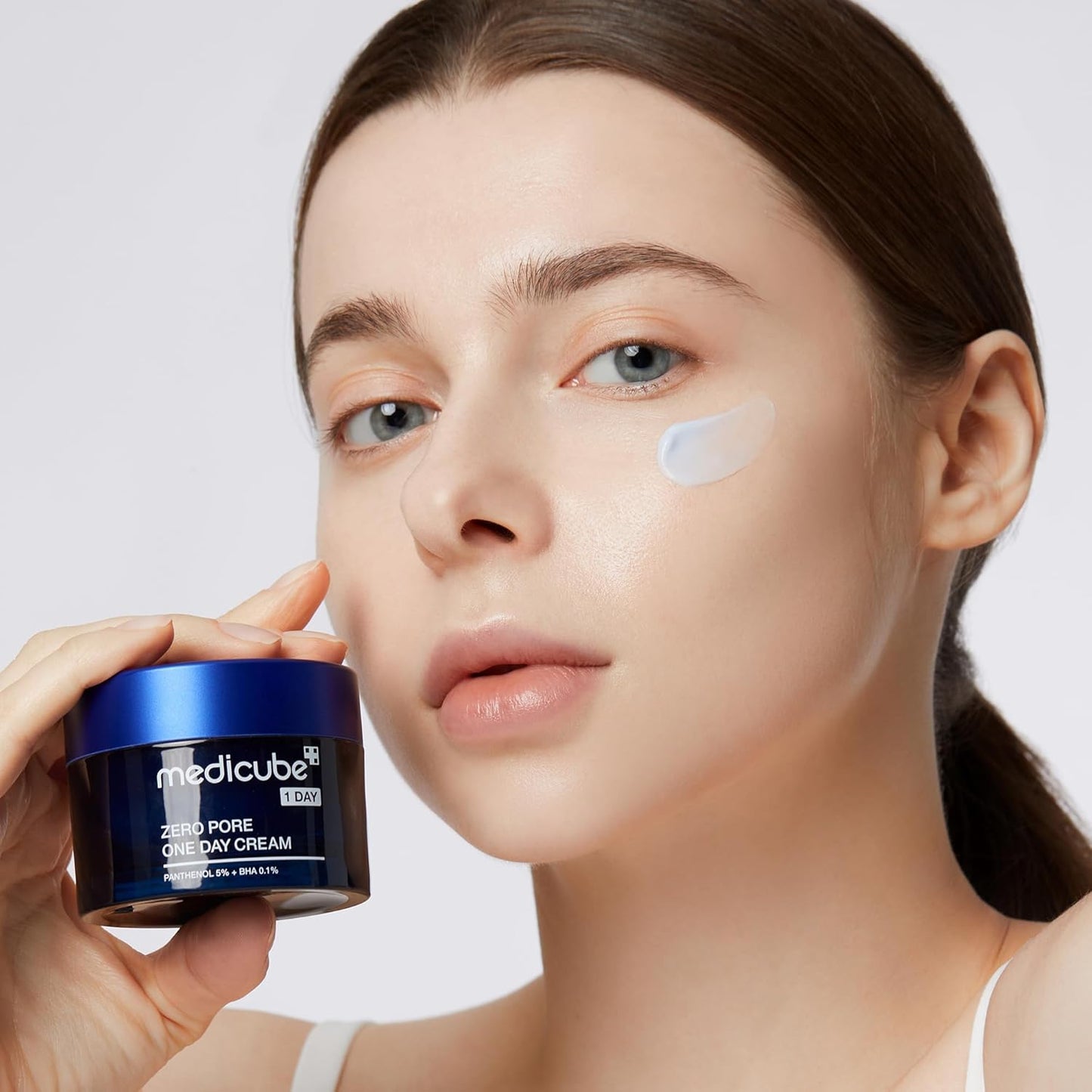 panthenol to reinforce the skin's moisture barrier
