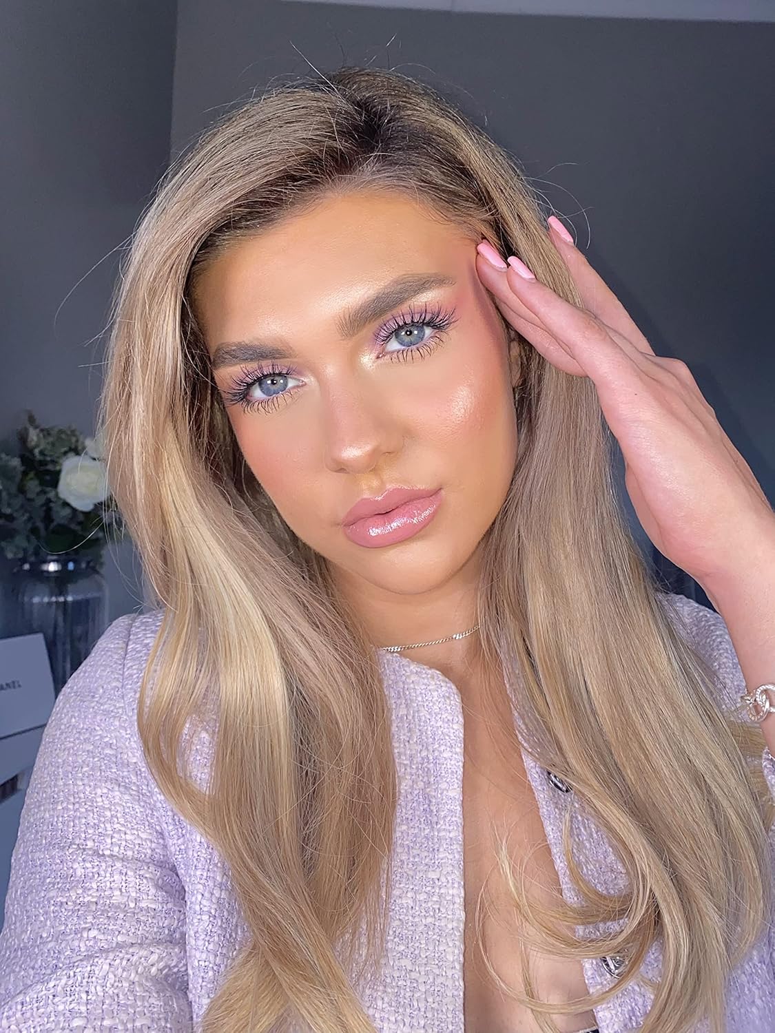 peach-tinted matte finish that controls shine all day