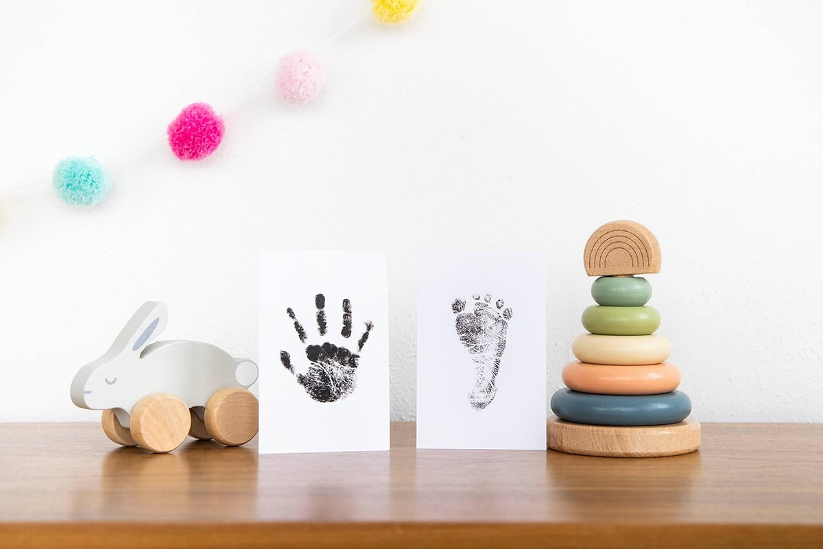 Pearhead Pawprint Kit – Seasonal Home Decor Accent with Pumpkin and Heart Themes, Pet-Friendly Display Set