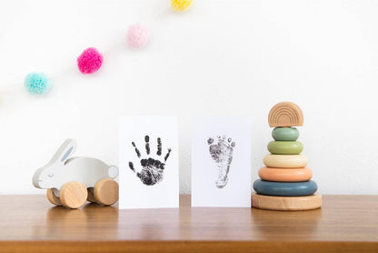 Pearhead Pawprint Kit – Seasonal Home Decor Accent with Pumpkin and Heart Themes, Pet-Friendly Display Set