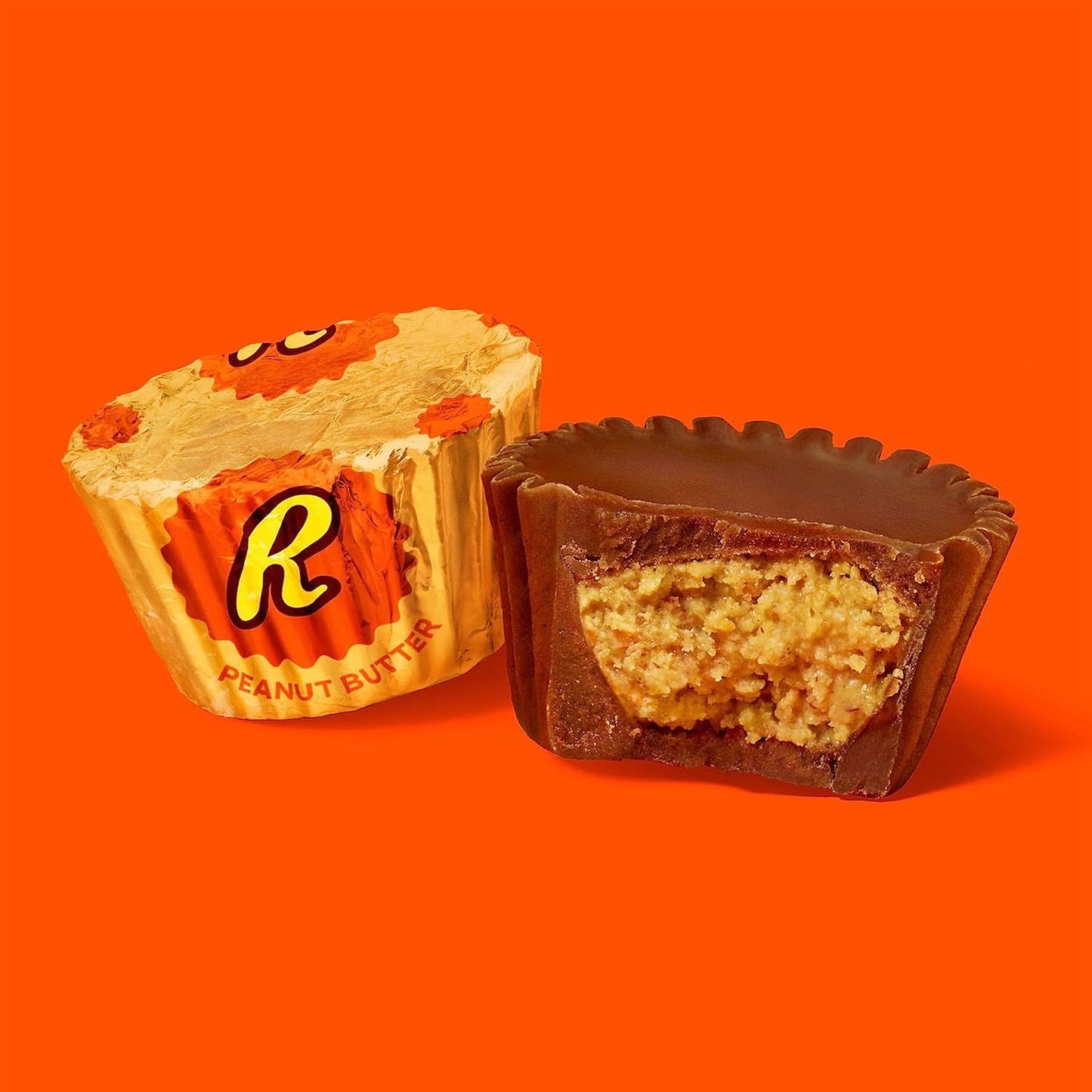 REESE'S Miniatures Milk Chocolate Peanut Butter Cups – Clutter-Free Stash for Sweet Cravings, Single Bag Snack 30 oz