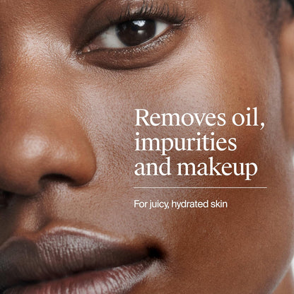 silky foaming lather that transforms from gel on contact with water