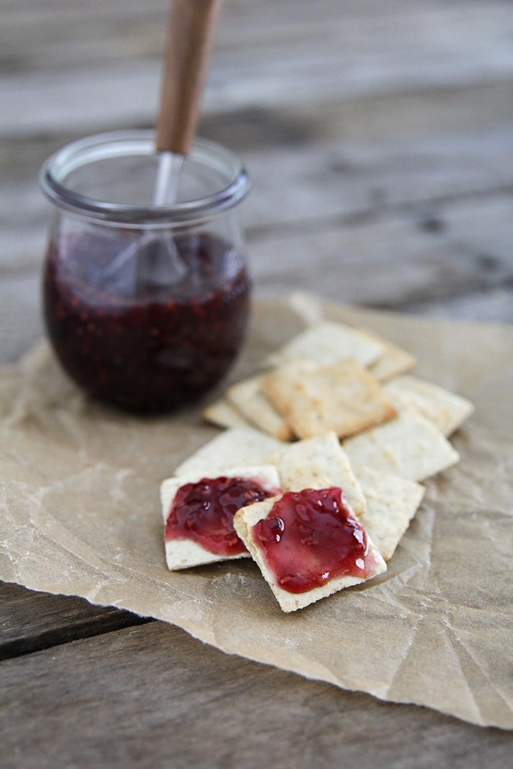 Simple Mills Almond Flour Crackers – Allergen-Friendly Lunchbox Snack for Kids