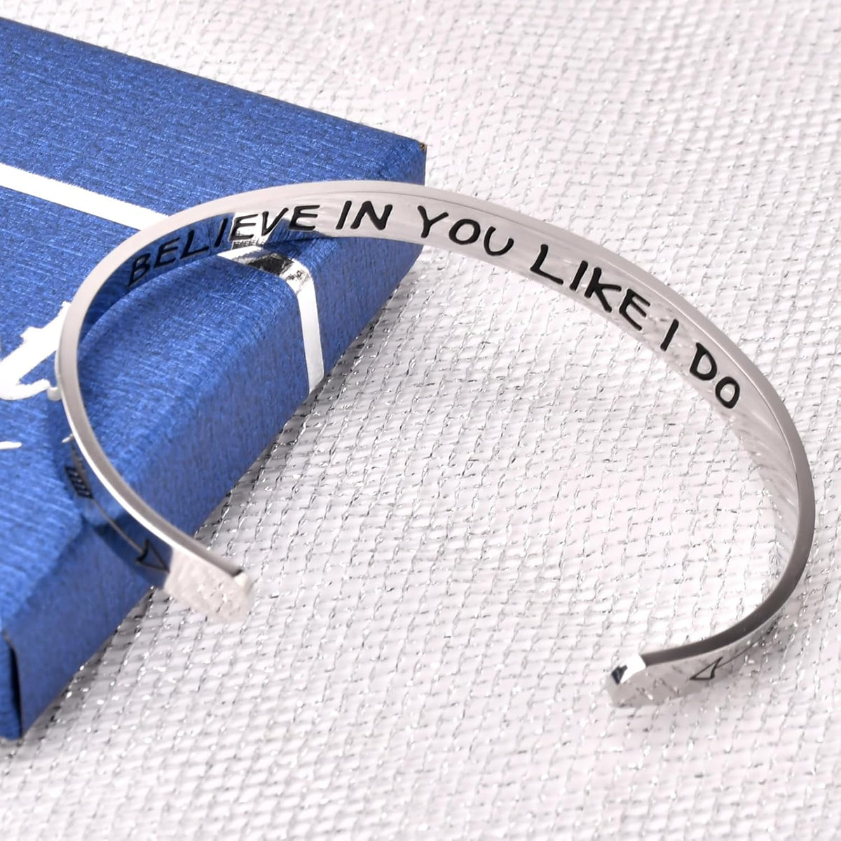 single physical product with one quote variation, simplifying purchase decisions