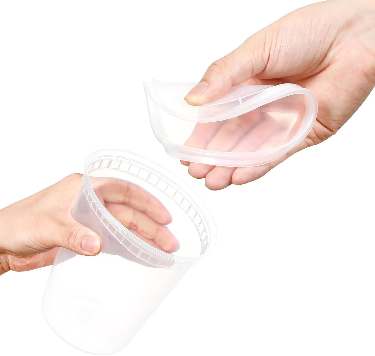 snap-closure lid forming an airtight and leakproof seal