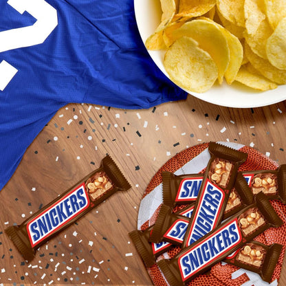 SNICKERS NFL Football Full Size Candy Bars – Pre-Portioned Family Snack for Kids' Game Day Tables and Birthday Parties