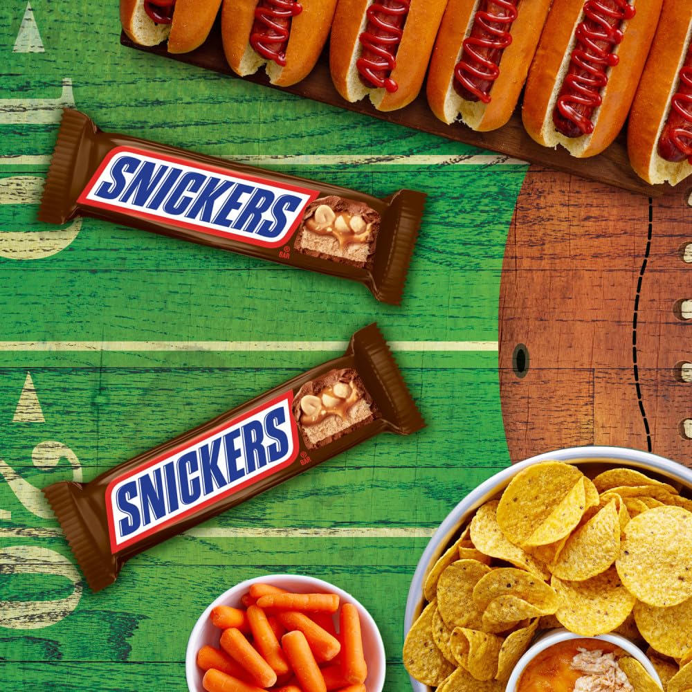 SNICKERS NFL Football Full Size Candy Bars – Pre-Portioned Family Snack for Kids' Game Day Tables and Birthday Parties