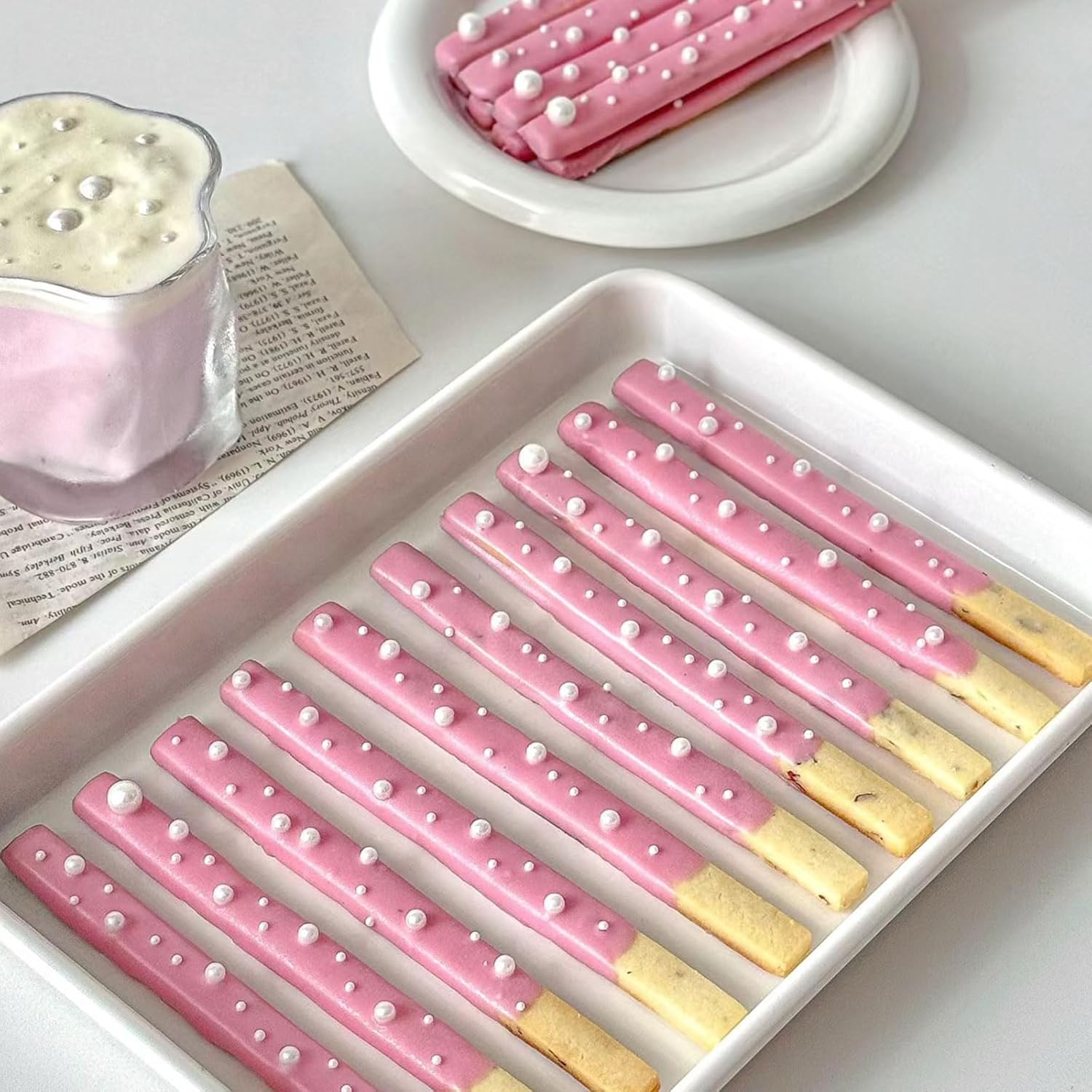 suitable for cakes, cupcakes, cookies, donuts, and ice cream