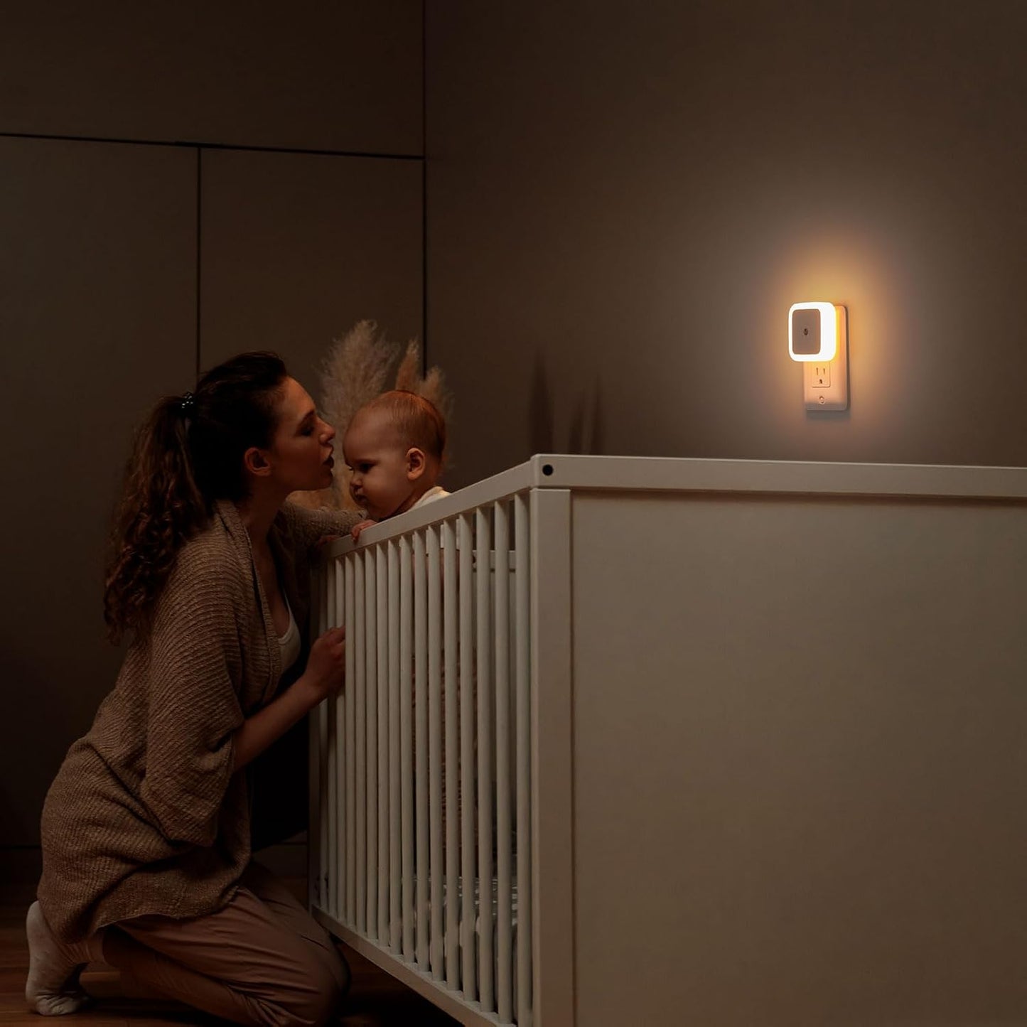 Sujeet Night Light 8-Pack – Compact Square Plug-in Design for Clean, Uncluttered Hallways and Bedrooms