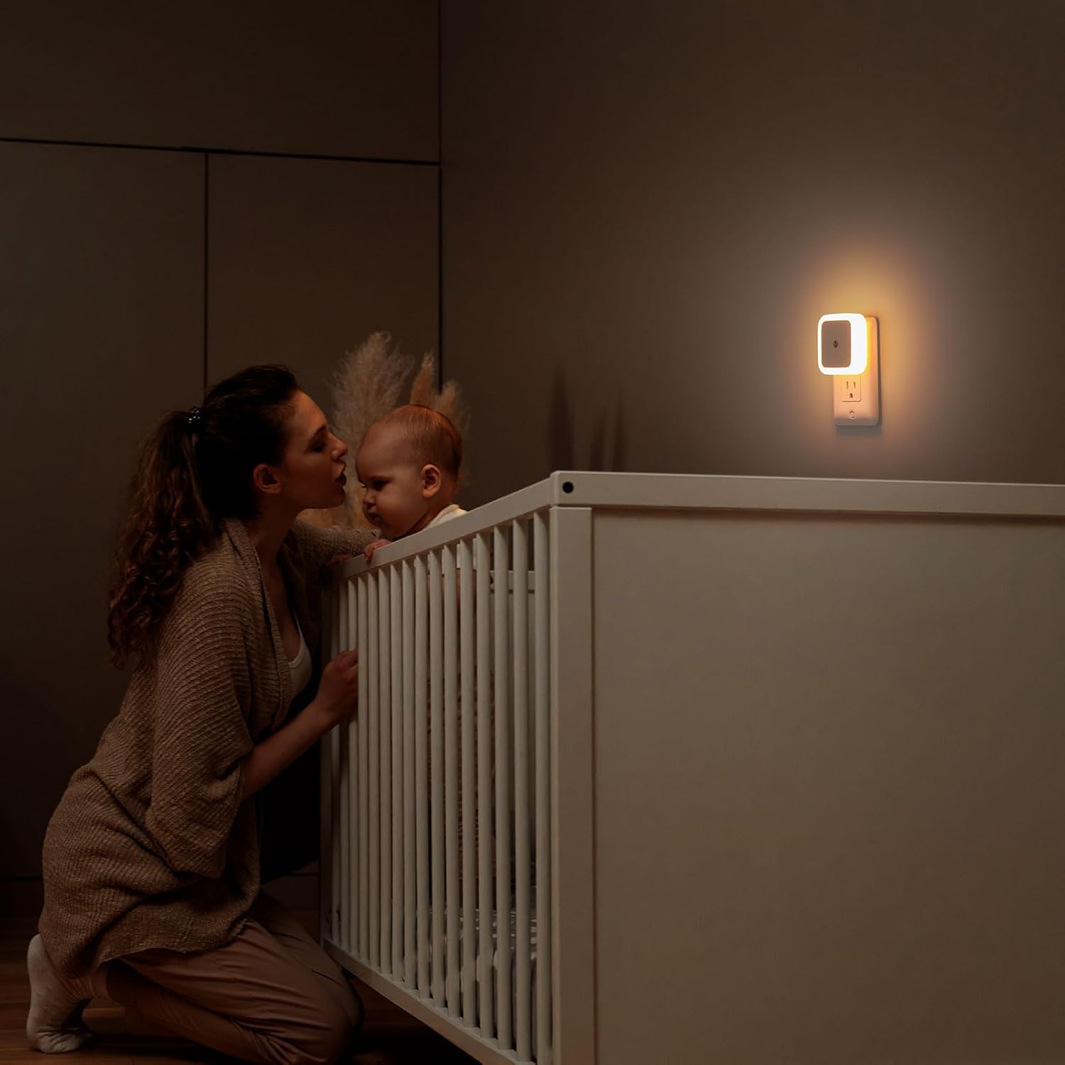 Sujeet Night Light 8-Pack – Compact Square Plug-in Design for Clean, Uncluttered Hallways and Bedrooms