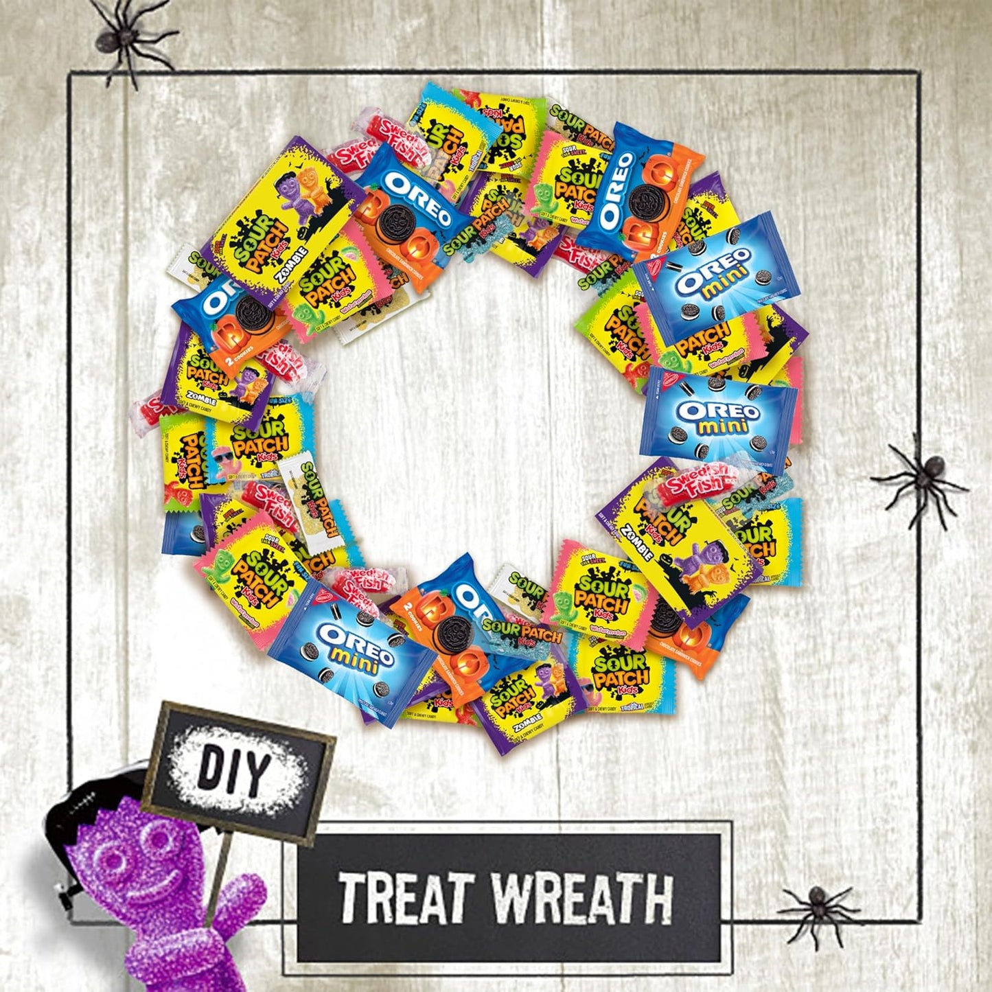 SWEDISH FISH Mini Gummy Candy, 22 Individually Wrapped Treat Bags for Classroom Halloween