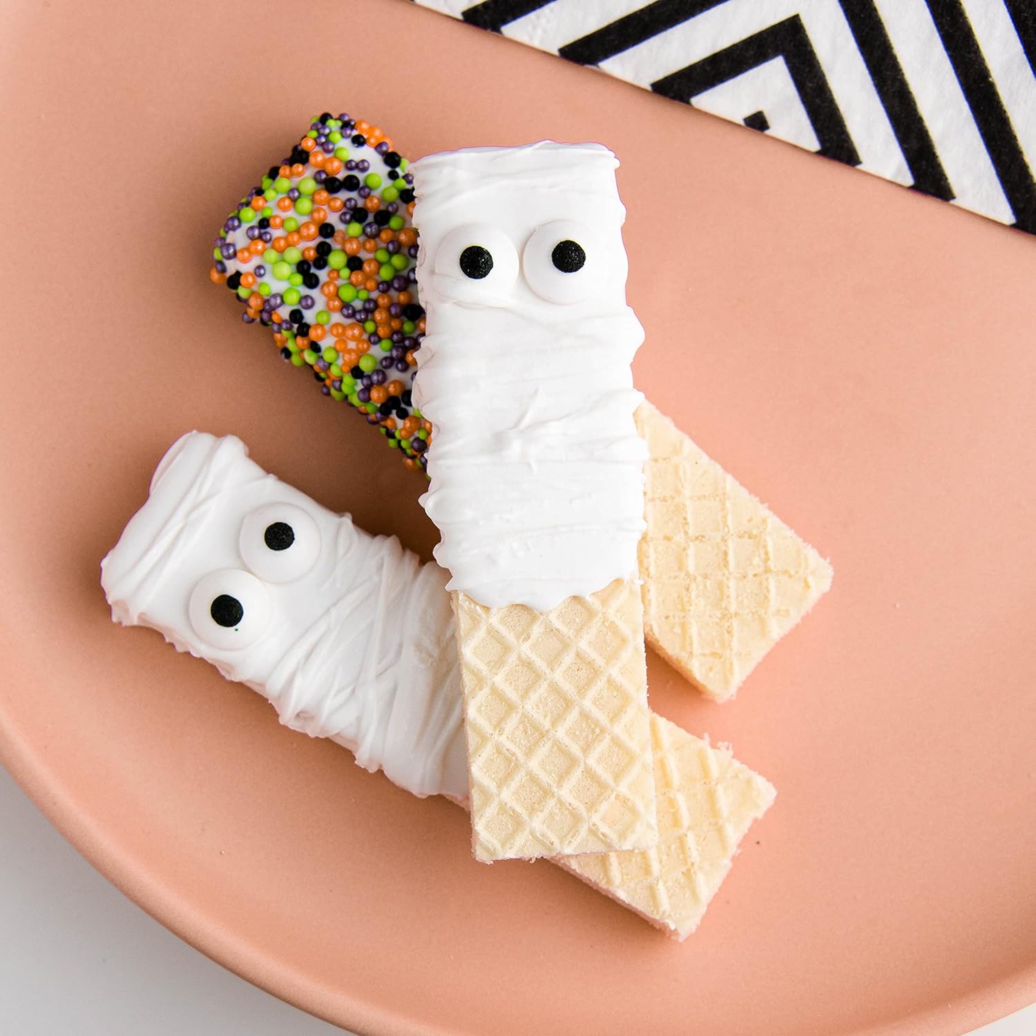 Sweets Indeed Halloween Eyeball Tacklebox – Spooky Gift for Bakers Who Love Edible Halloween Decorating