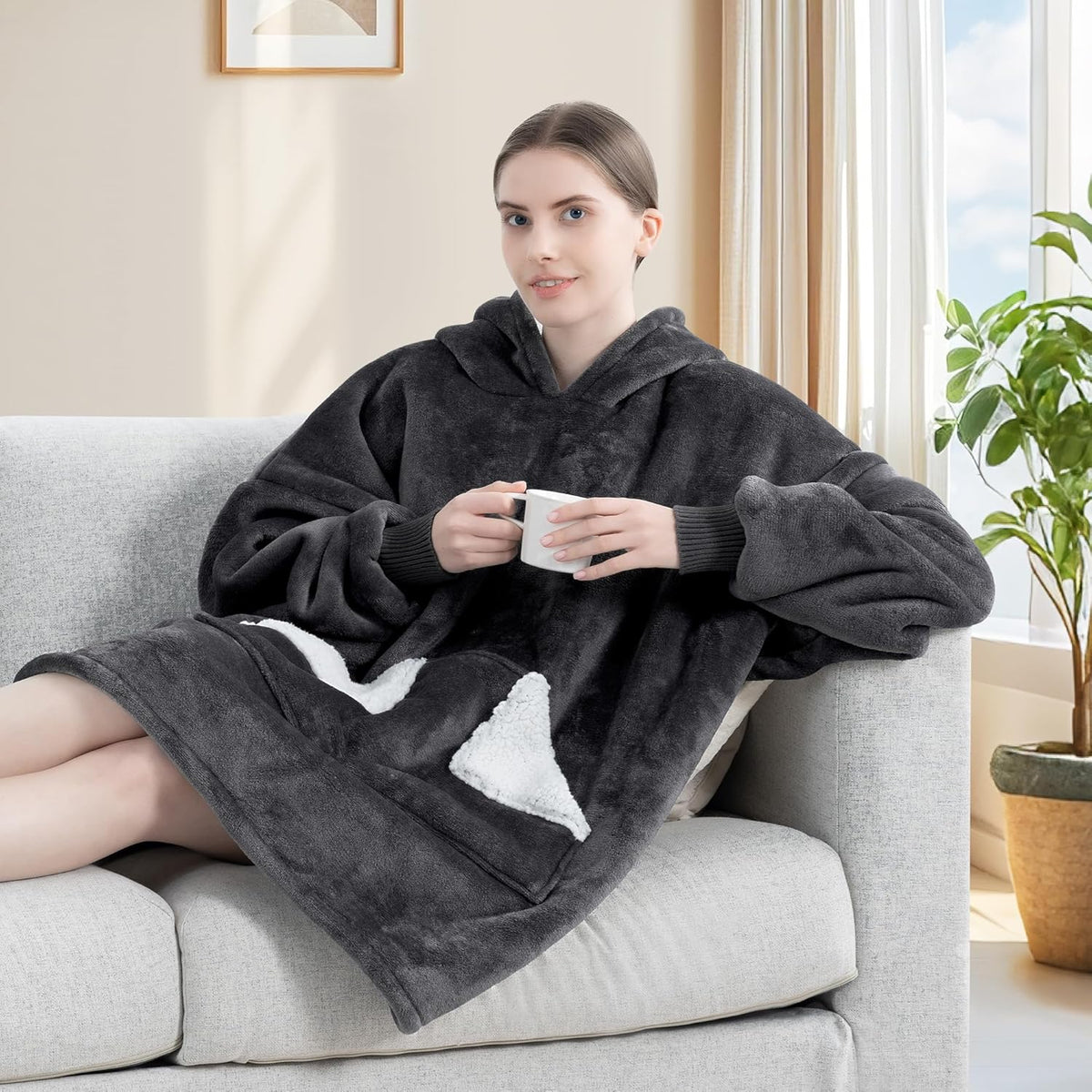 Touchat Wearable Blanket Hoodie – Warm Layer for Camping, Bonfires, and Cool-Night Picnics